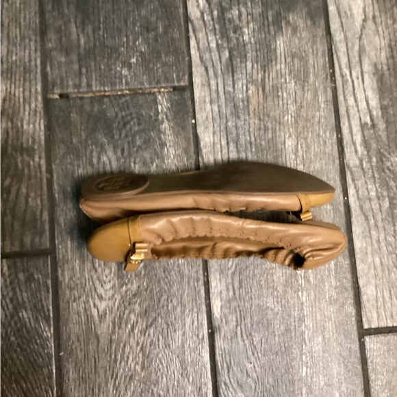 💥PRICE DROP💥 Eddie Bow Flats in Royal Tan - Picture 5 of 8